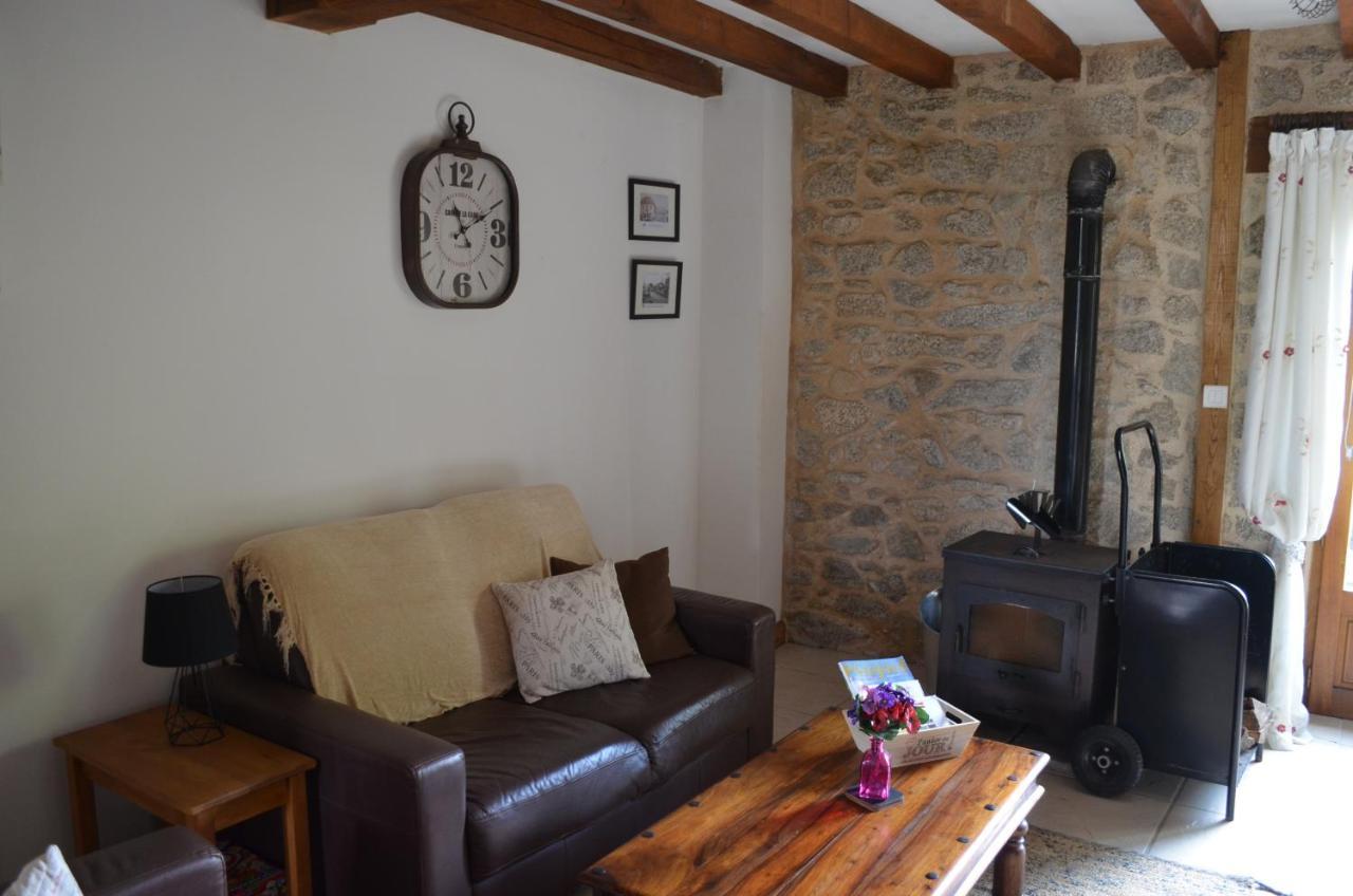 Character 2 Bed Cottage Within Walking Distance Of Bar/Restaurants Piégut-Pluviers Zewnętrze zdjęcie